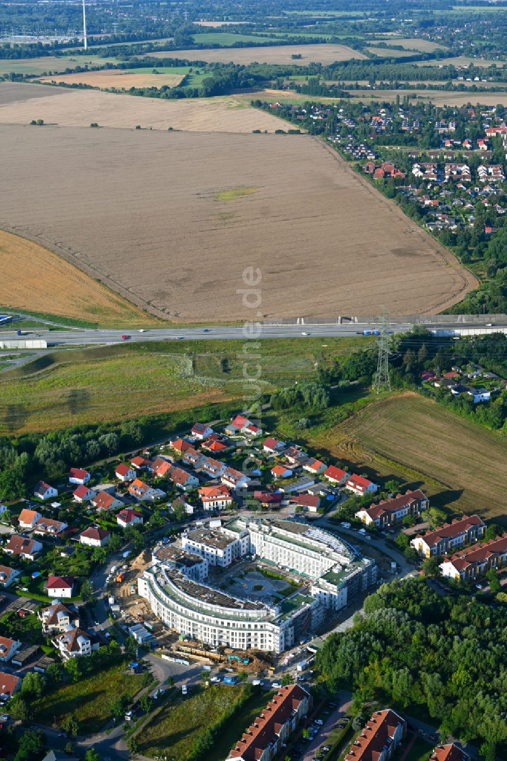 Luftaufnahme Schwanebeck - Neubau einer Mehrfamilienhaus-Wohnanlage Am Eichenring in Schwanebeck im Bundesland Brandenburg, Deutschland