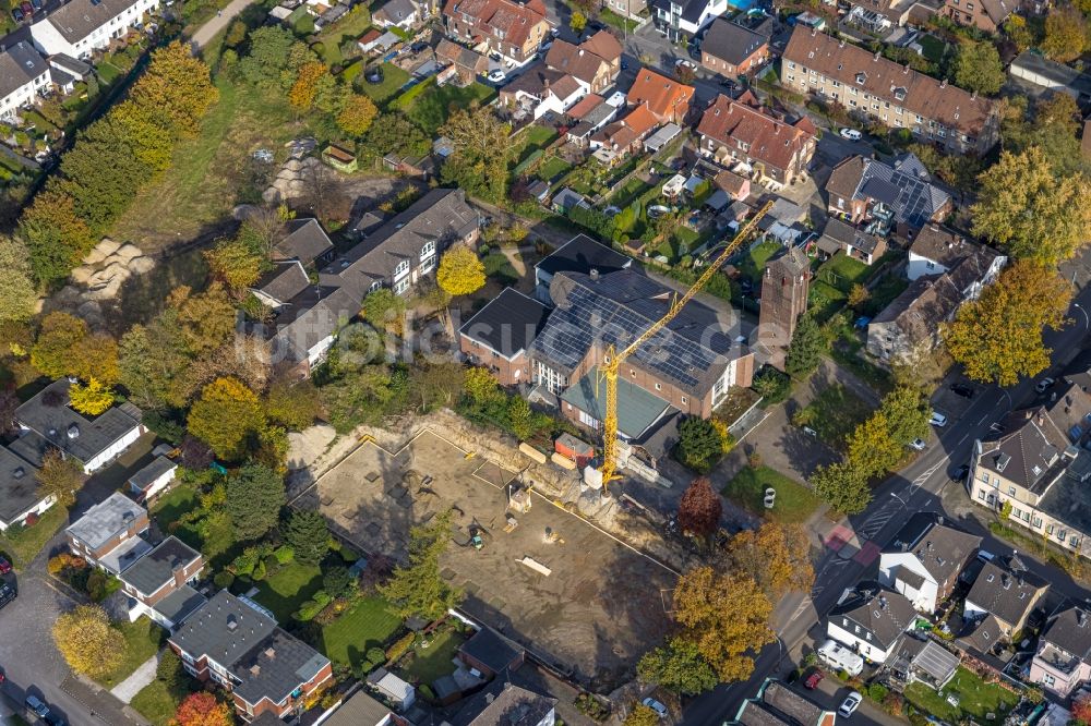 Bottrop aus der Vogelperspektive: Neubau einer Mehrfamilienhaus-Wohnanlage an der Eichenstraße in Bottrop im Bundesland Nordrhein-Westfalen, Deutschland