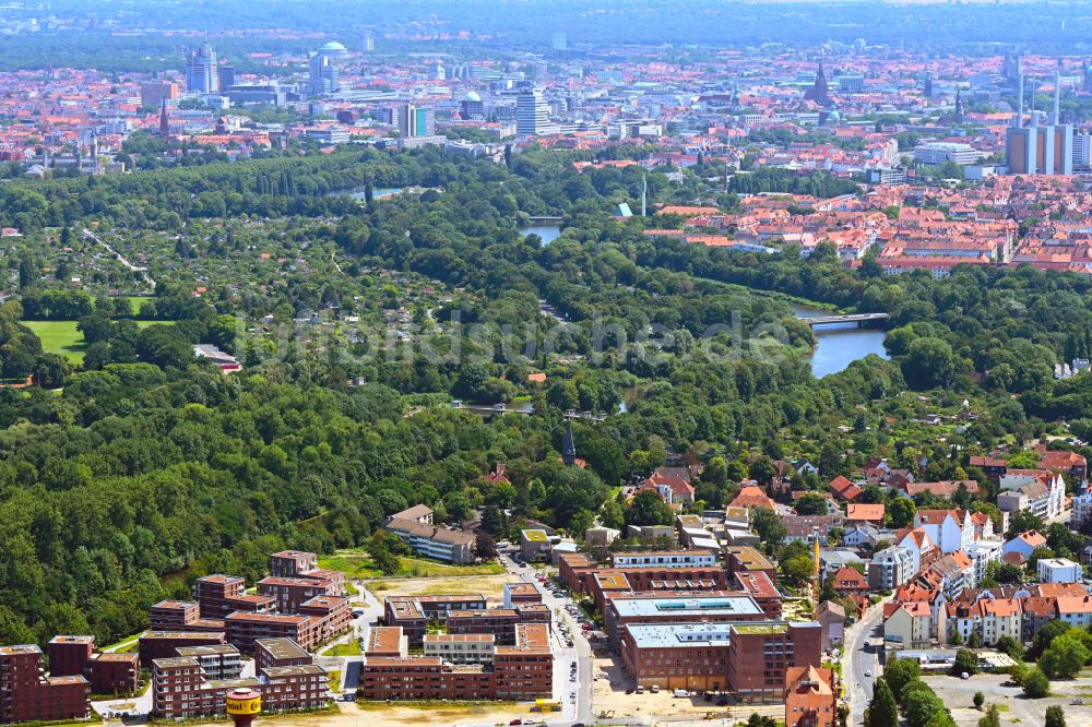 Hannover von oben - Neubau einer Mehrfamilienhaus-Wohnanlage in Hannover im Bundesland Niedersachsen, Deutschland