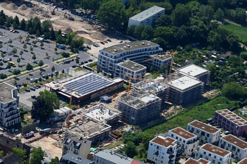 Berlin von oben - Neubau einer Mehrfamilienhaus-Wohnanlage der HoWoGe im Ortsteil Rummelsburg in Berlin, Deutschland