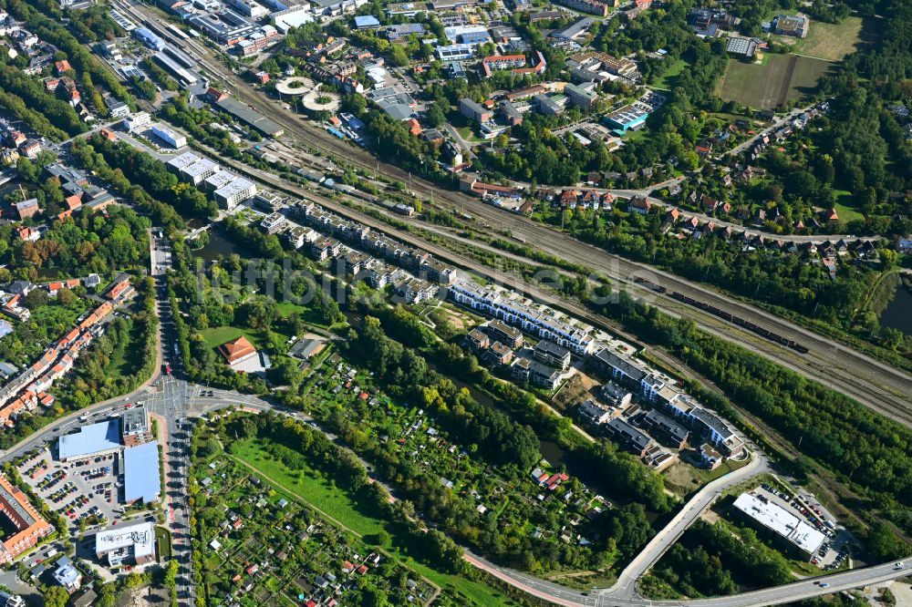 Lüneburg aus der Vogelperspektive: Neubau einer Mehrfamilienhaus-Wohnanlage Ilmenaugarten in Lüneburg im Bundesland Niedersachsen, Deutschland