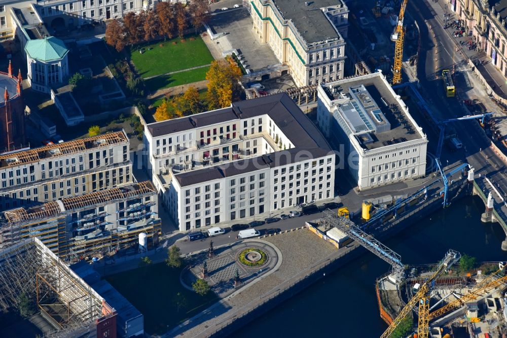 Luftaufnahme Berlin - Neubau einer Mehrfamilienhaus-Wohnanlage der MVV GmbH & Co. KG am Schinkelplatz in Berlin