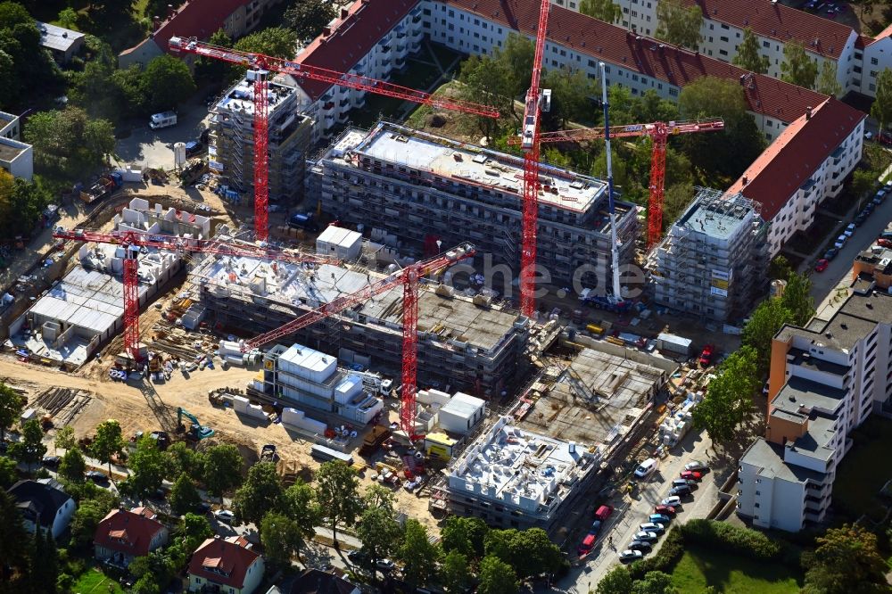 Berlin aus der Vogelperspektive: Neubau einer Mehrfamilienhaus-Wohnanlage im Ortsteil Lankwitz in Berlin, Deutschland