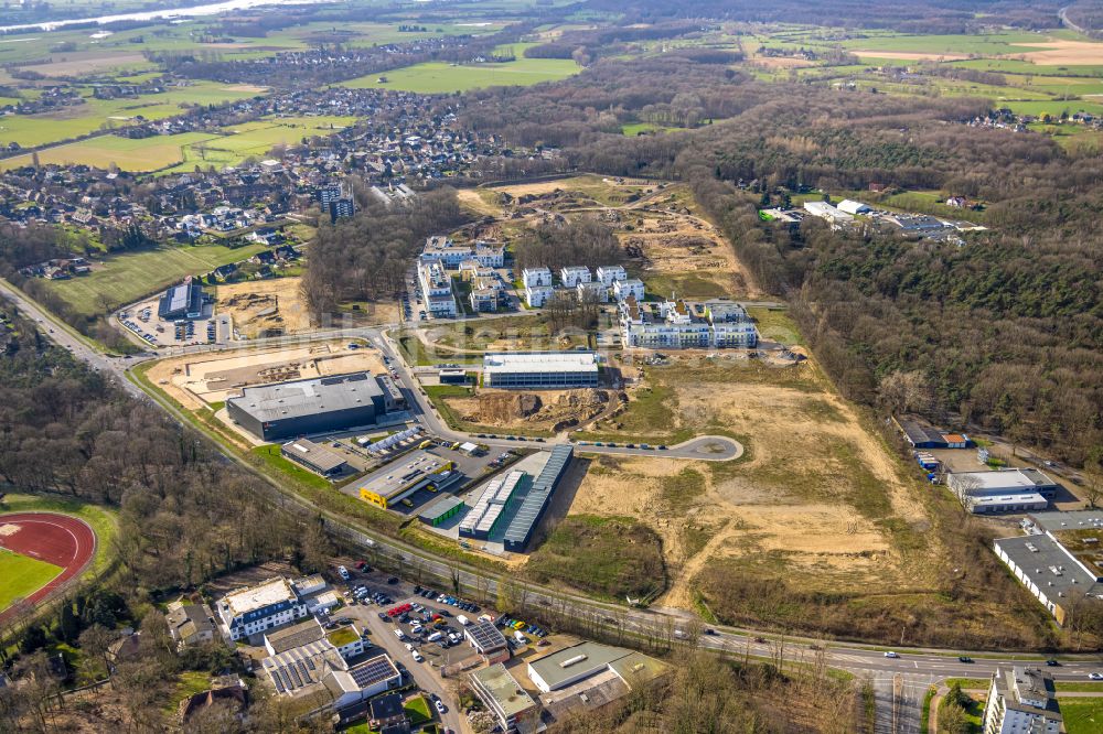 Emmerich am Rhein von oben - Neubau einer Mehrfamilienhaus-Wohnanlage Ostermayerstraße - Moritz-von-Nassau-Straße - Georg-Elser-Straße in Emmerich am Rhein im Bundesland Nordrhein-Westfalen, Deutschland