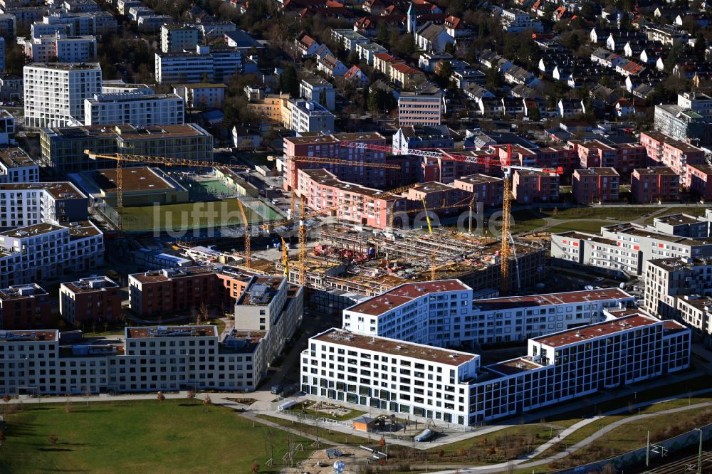 Luftbild München - Neubau einer Mehrfamilienhaus-Wohnanlage Patio PASING im Ortsteil Pasing-Obermenzing in München im Bundesland Bayern, Deutschland