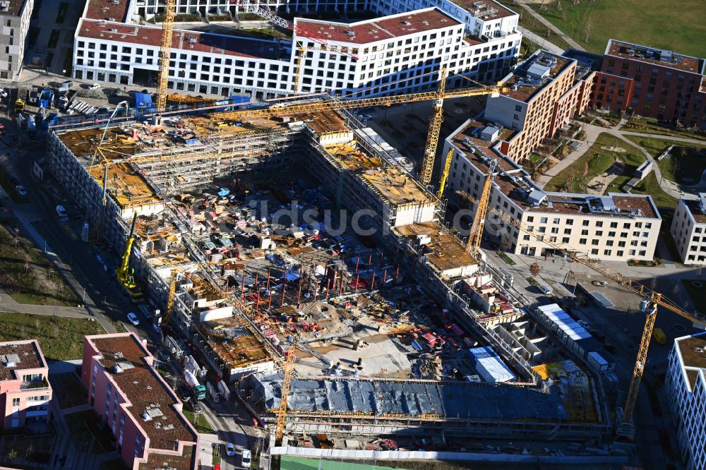 München aus der Vogelperspektive: Neubau einer Mehrfamilienhaus-Wohnanlage Patio PASING im Ortsteil Pasing-Obermenzing in München im Bundesland Bayern, Deutschland