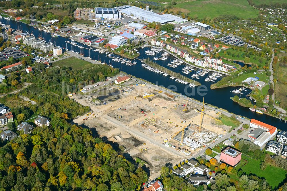 Hansestadt Greifswald aus der Vogelperspektive: Neubau einer Mehrfamilienhaus-Wohnanlage Quartier Hafenstraße in Greifswald im Bundesland Mecklenburg-Vorpommern, Deutschland