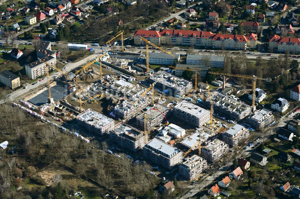 Berlin von oben - Neubau einer Mehrfamilienhaus-Wohnanlage Quartier Iduna in Berlin, Deutschland