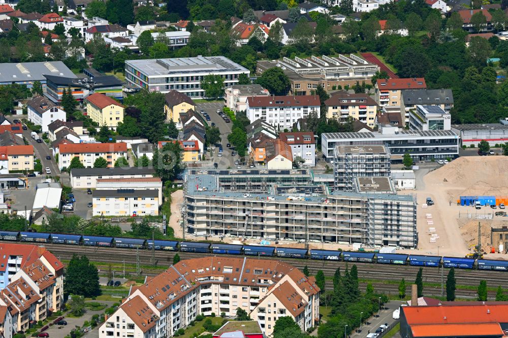 Schwetzingen von oben - Neubau einer Mehrfamilienhaus-Wohnanlage Schwetzinger Höfe in Schwetzingen im Bundesland Baden-Württemberg, Deutschland