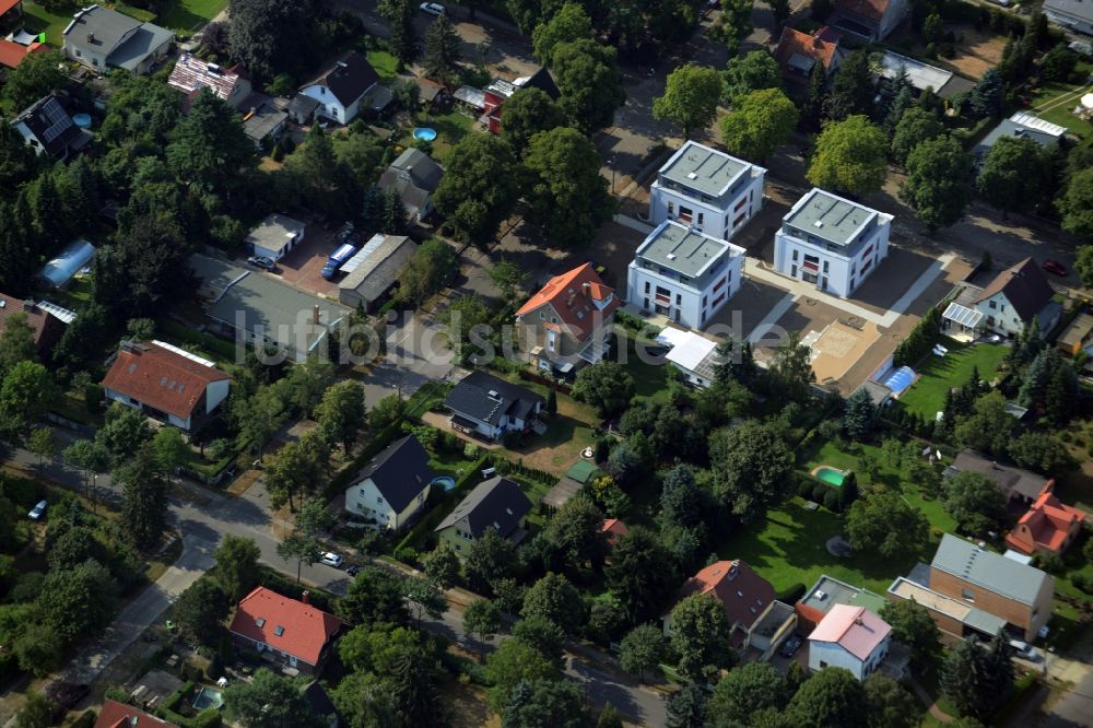 Luftbild Berlin - Neubau einer Mehrfamilienhaus- Wohnanlage im Stadtteil Kaulsdorf in Berlin