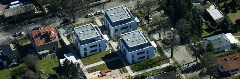 Berlin von oben - Neubau einer Mehrfamilienhaus- Wohnanlage im Stadtteil Kaulsdorf in Berlin