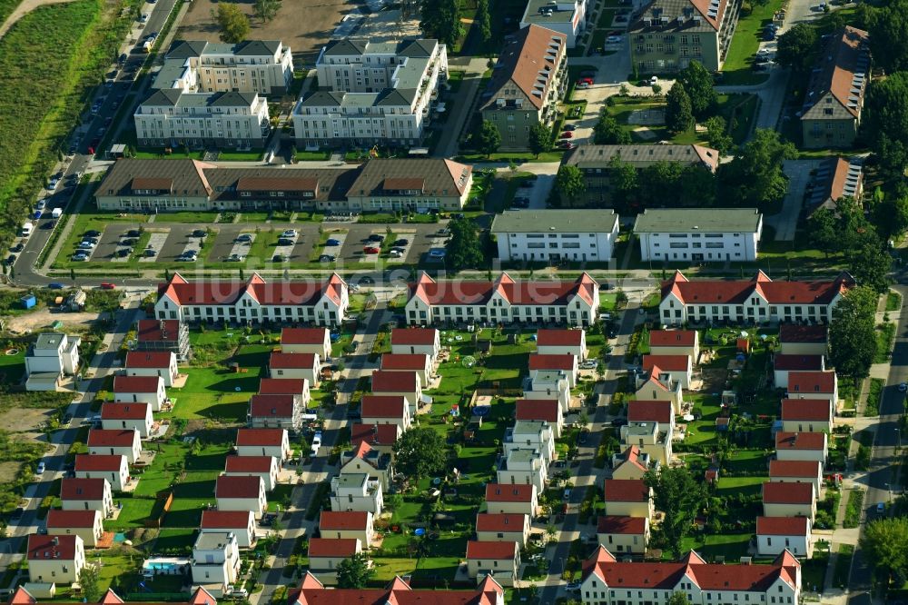 Luftbild Berlin - Neubau einer Mehrfamilienhaus-Wohnanlage Vietacher Ecke Zwieseler Straße im Ortsteil Karlshorst in Berlin