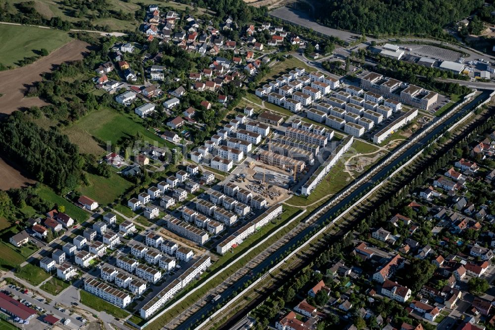 Regensburg aus der Vogelperspektive: Neubau einer Mehrfamilienhaus-Wohnanlage Wohnen in den Obstgärten im Ortsteil Brandlberg in Regensburg im Bundesland Bayern, Deutschland