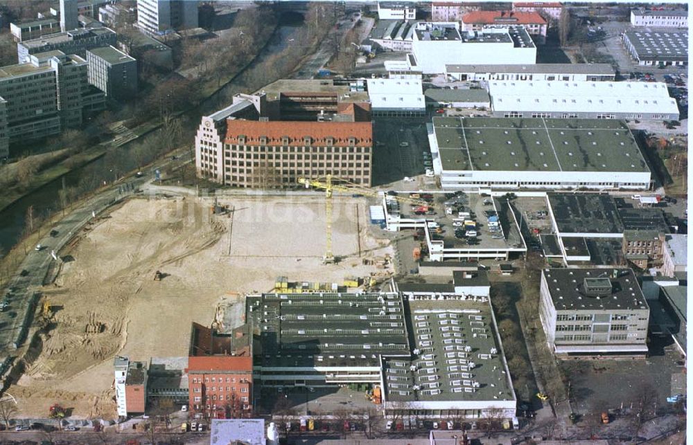 Berlin - Charlottenburg von oben - Neubau der Mercedes-Benz Niederlassung am Salzufer in Berlin-Charlottenburg.