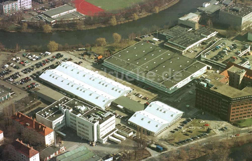 Berlin - Charlottenburg aus der Vogelperspektive: Neubau der Mercedes-Benz Niederlassung am Salzufer in Berlin-Charlottenburg.