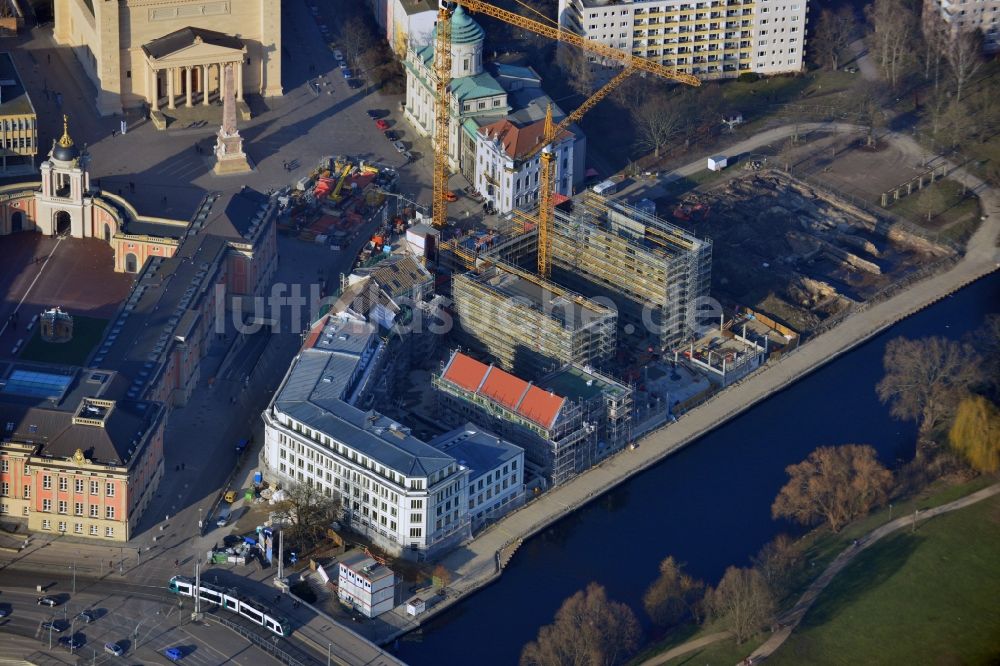 Luftaufnahme Potsdam - Neubau des Museums- Gebäude- Ensemble Museum Barberini am Stadtschloss Ensemble in der Innenstadt in Potsdam im Bundesland Brandenburg, Deutschland