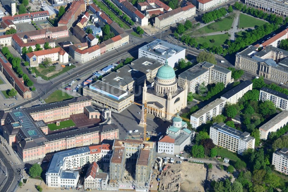 Luftaufnahme Potsdam - Neubau des Museums- Gebäude- Ensemble Museum Barberini am Stadtschloss Ensemble in der Innenstadt in Potsdam im Bundesland Brandenburg, Deutschland