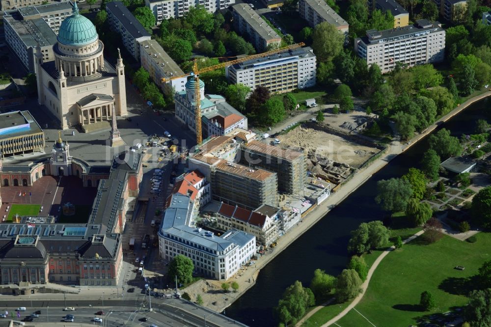 Luftaufnahme Potsdam - Neubau des Museums- Gebäude- Ensemble Museum Barberini am Stadtschloss Ensemble in der Innenstadt in Potsdam im Bundesland Brandenburg, Deutschland