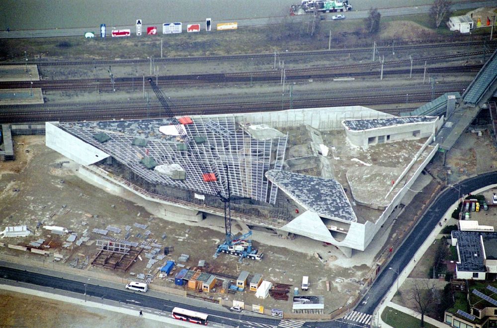 Luftaufnahme Wolfsburg - Neubau des Museums- Gebäude- Ensemble phaeno Wolfsburg in Wolfsburg im Bundesland Niedersachsen, Deutschland