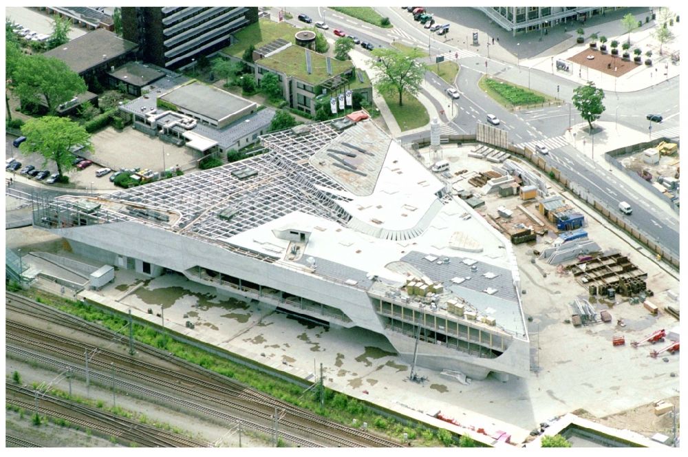 Luftaufnahme Wolfsburg - Neubau des Museums- Gebäude- Ensemble phaeno Wolfsburg in Wolfsburg im Bundesland Niedersachsen, Deutschland