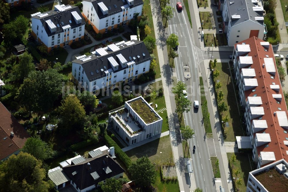 Luftaufnahme München, Trudering-Riem - Neubau eines Nachbarschaftstreff und Selbsthilfeeinrichtung an der Bajuwarenstraße in München im Bundesland Bayern