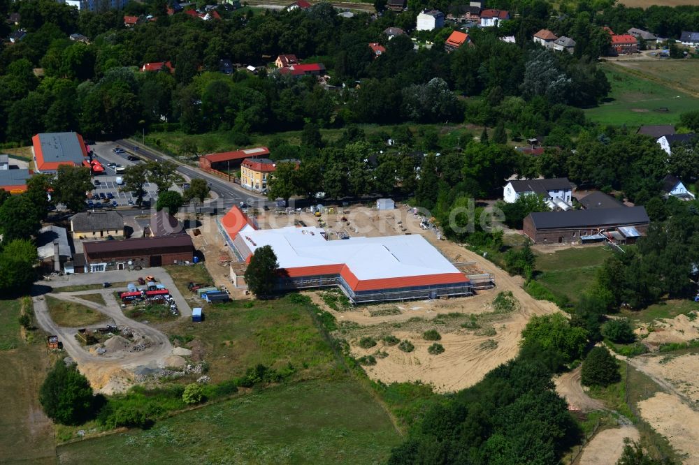 Werneuchen aus der Vogelperspektive: Neubau des Nahversorgungszentrum an der B 158 in Werneuchen im Bundesland Brandenburg