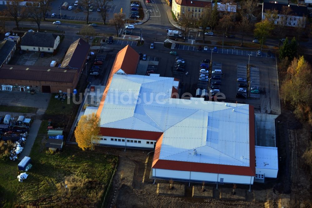 Werneuchen aus der Vogelperspektive: Neubau des Nahversorgungszentrum an der B 158 in Werneuchen im Bundesland Brandenburg