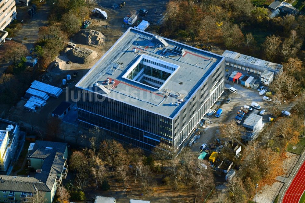 Luftaufnahme Berlin - Neubau des Oberstufenzentrums im Ortsteil Buckow in Berlin, Deutschland