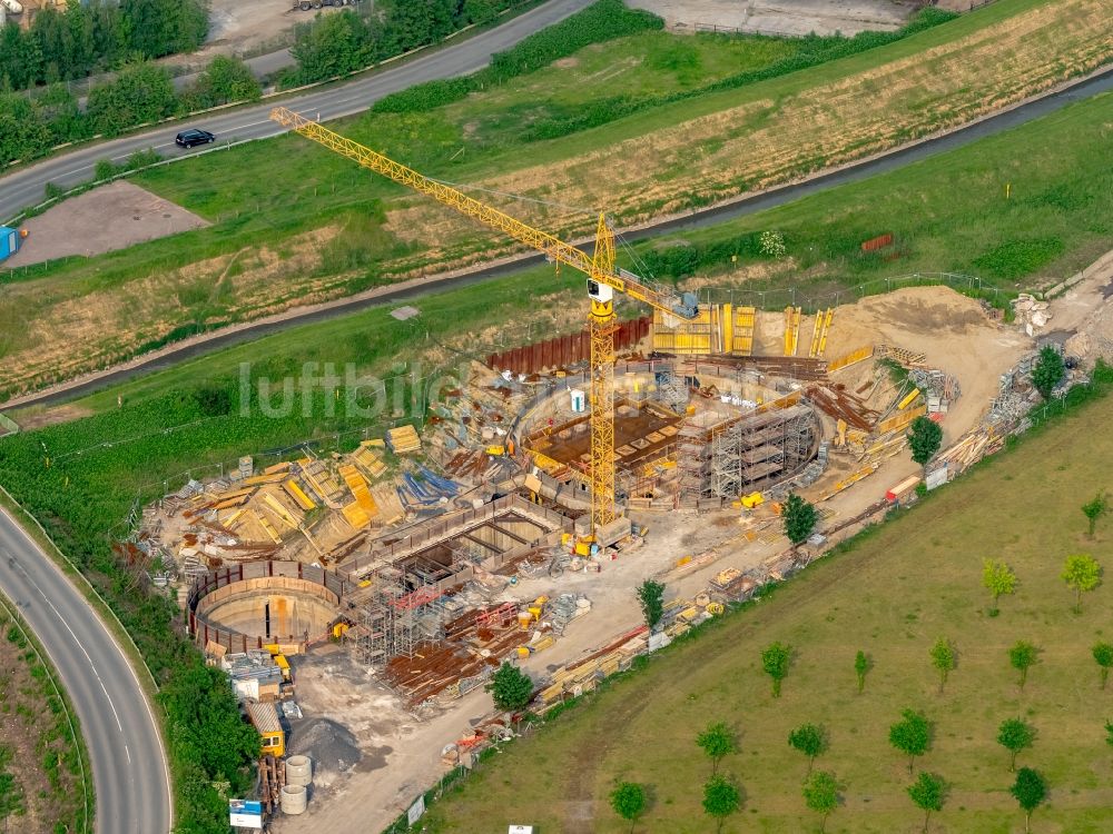 Gelsenkirchen aus der Vogelperspektive: Neubau einer Pumpwerk- Anlage an der Grimbergstraße am Hüller Bach in Gelsenkirchen im Bundesland Nordrhein-Westfalen