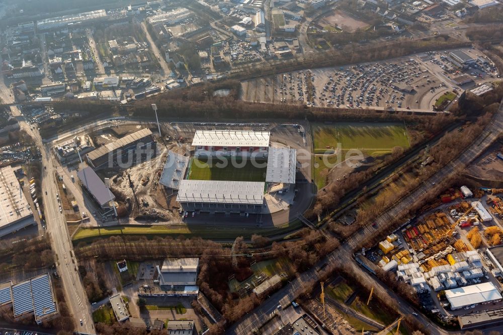 Essen von oben - Neubau des RWE - Stadions / Fussballstadions in der Hafenstraße in Essen im Bundesland Nordrhein-Westfalen NRW