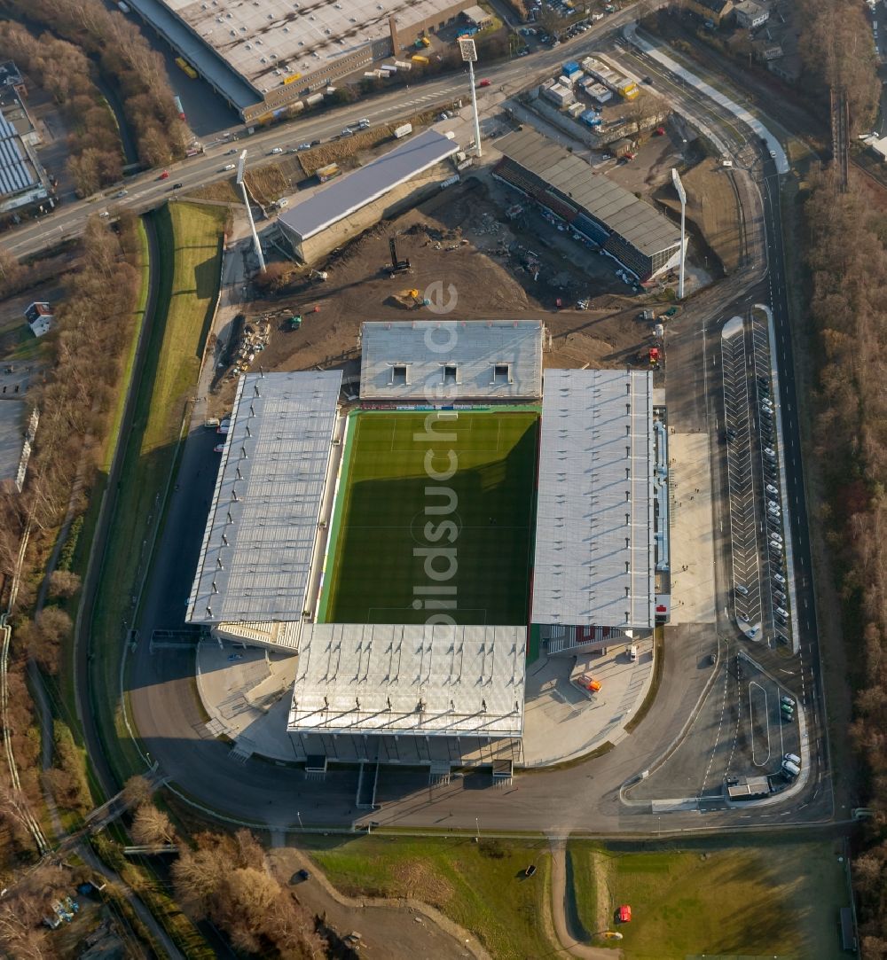 Luftaufnahme Essen - Neubau des RWE - Stadions / Fussballstadions in der Hafenstraße in Essen im Bundesland Nordrhein-Westfalen NRW