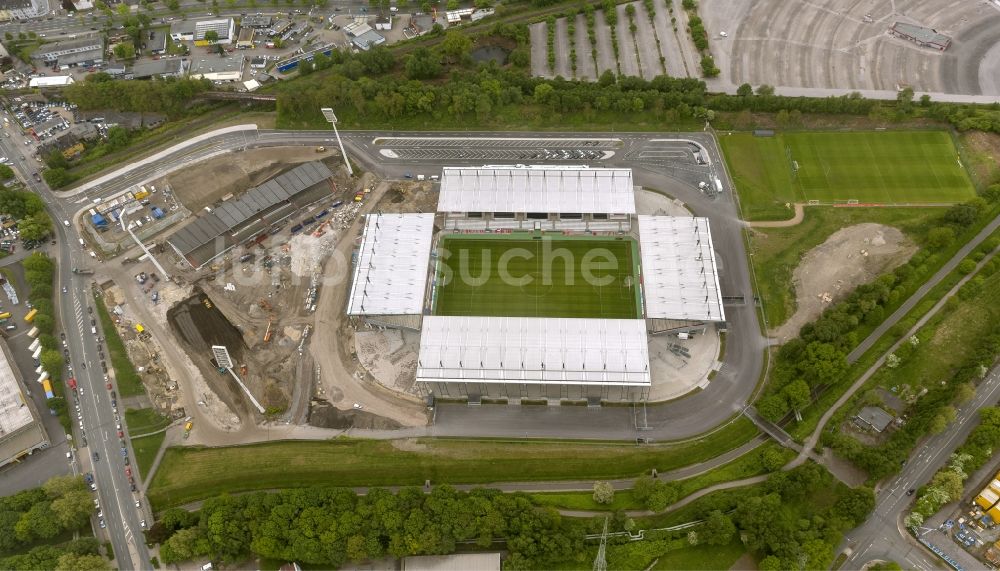 Luftaufnahme Essen - Neubau des RWE - Stadions / Fussballstadions in der Hafenstraße in Essen im Bundesland Nordrhein-Westfalen NRW