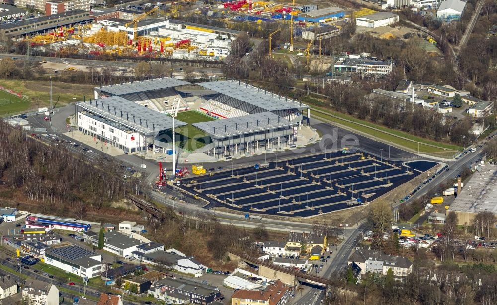 Luftbild Essen - Neubau des RWE - Stadions / Fussballstadions in der Hafenstraße in Essen im Bundesland Nordrhein-Westfalen NRW