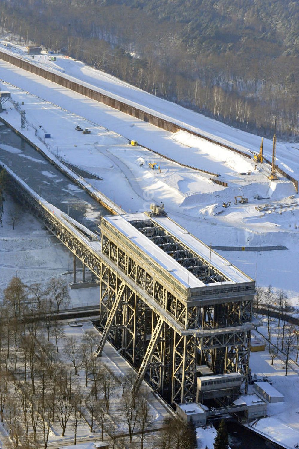 Luftaufnahme Niederfinow - Neubau des Schiffshebewerkes Niederfinow Nord