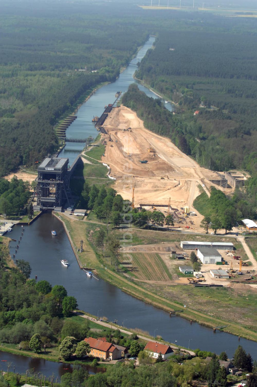 Luftaufnahme NIEDERFINOW - Neubau des Schiffshebewerkes Niederfinow Nord