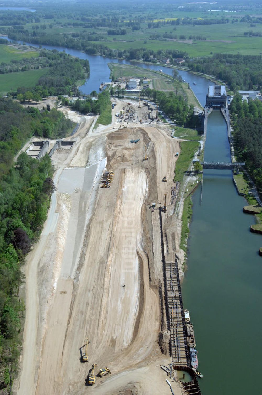 NIEDERFINOW von oben - Neubau des Schiffshebewerkes Niederfinow Nord