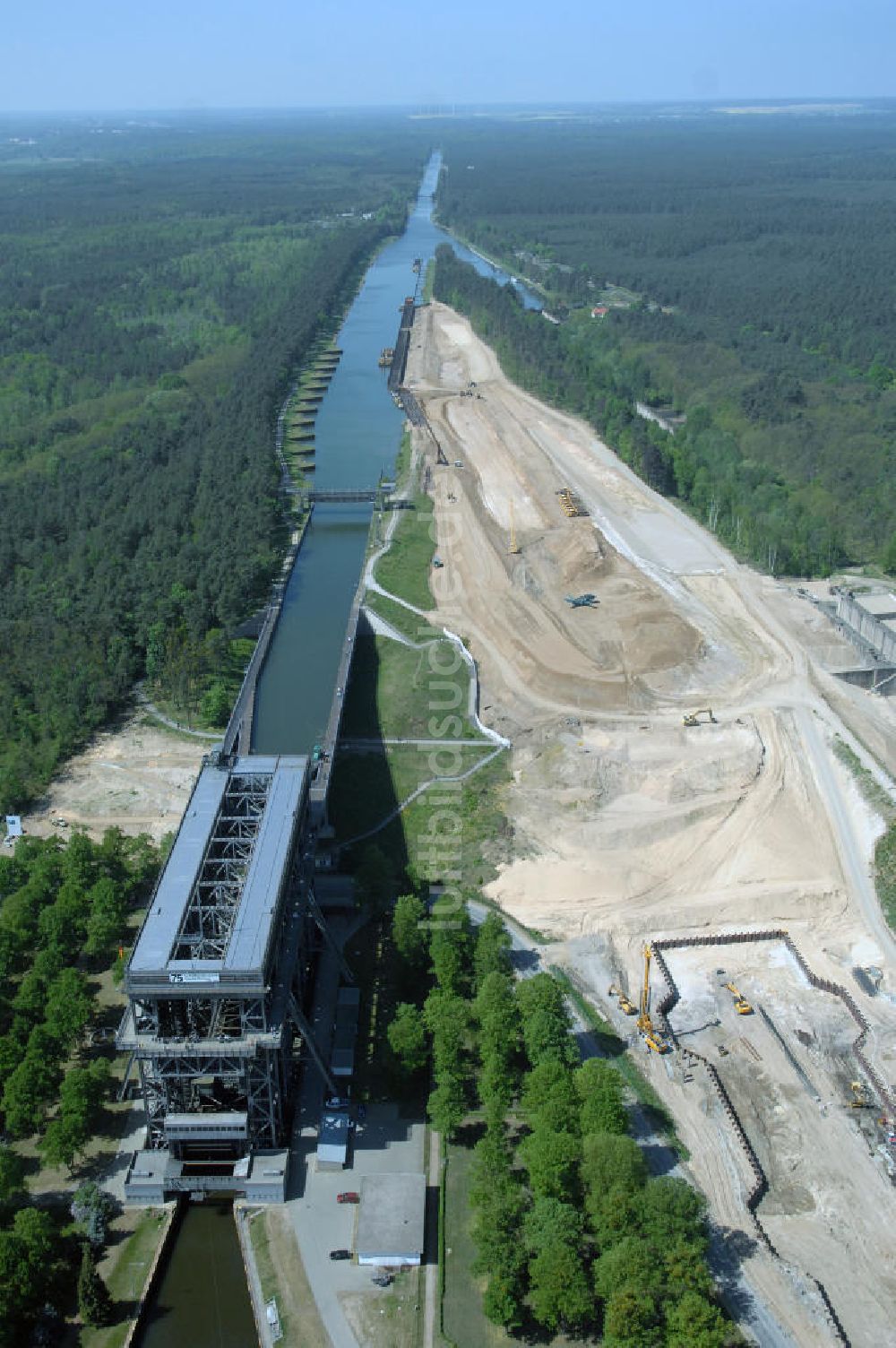 Luftbild NIEDERFINOW - Neubau des Schiffshebewerkes Niederfinow Nord