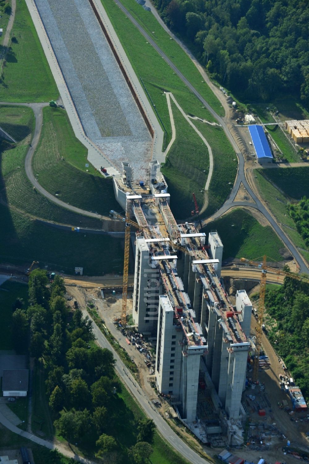 Niederfinow aus der Vogelperspektive: Neubau des Schiffshebewerks Niederfinow am Finowkanal im Bundesland Brandenburg