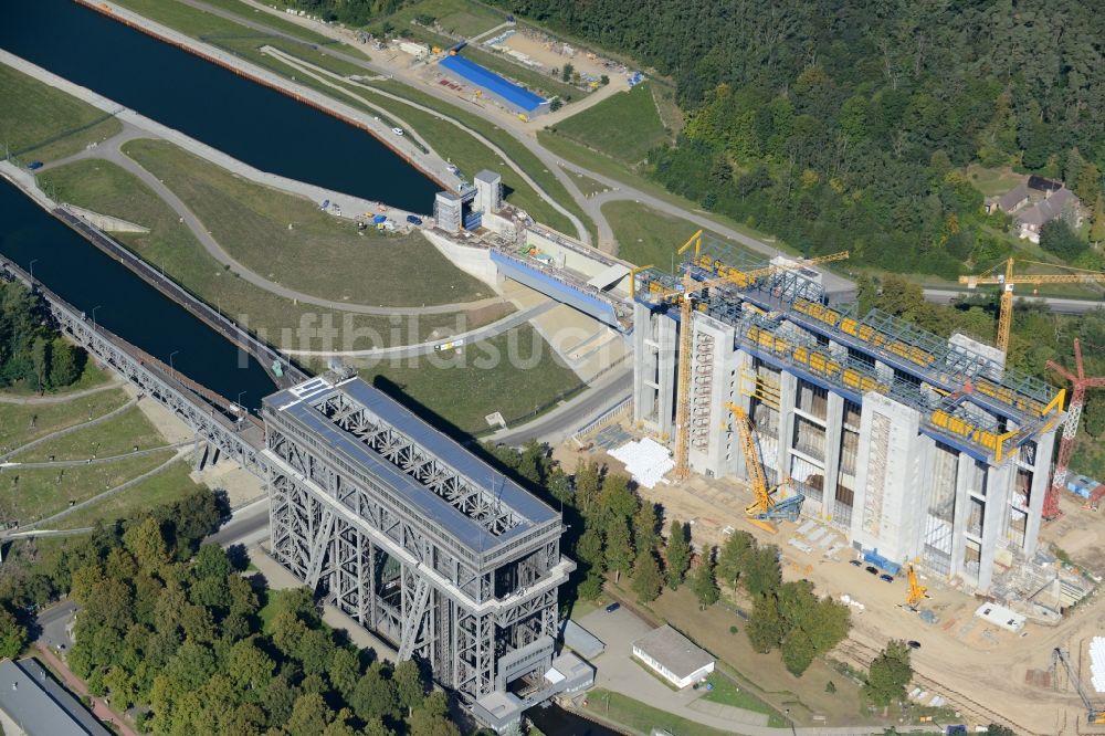 Luftaufnahme Niederfinow - Neubau des Schiffshebewerks Niederfinow am Finowkanal im Bundesland Brandenburg