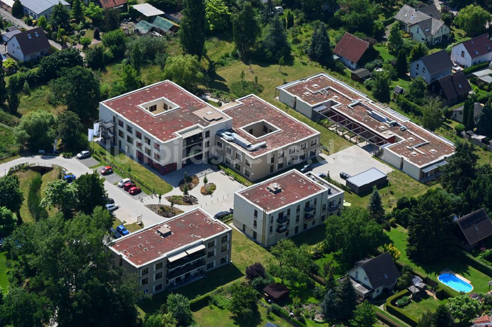 Luftbild Berlin - Neubau eines Seniorenzentrum im Ortsteil Mahlsdorf in Berlin, Deutschland