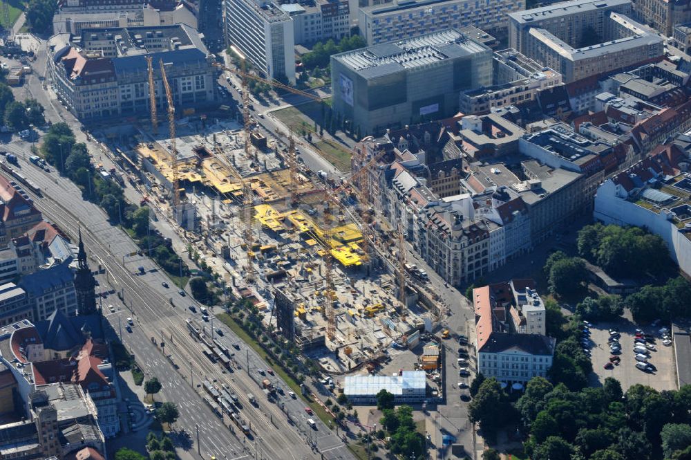 Leipzig von oben - Neubau des Shoppingcenters Höfe am Brühl am Richard-Wagner-Platz in Leipzig