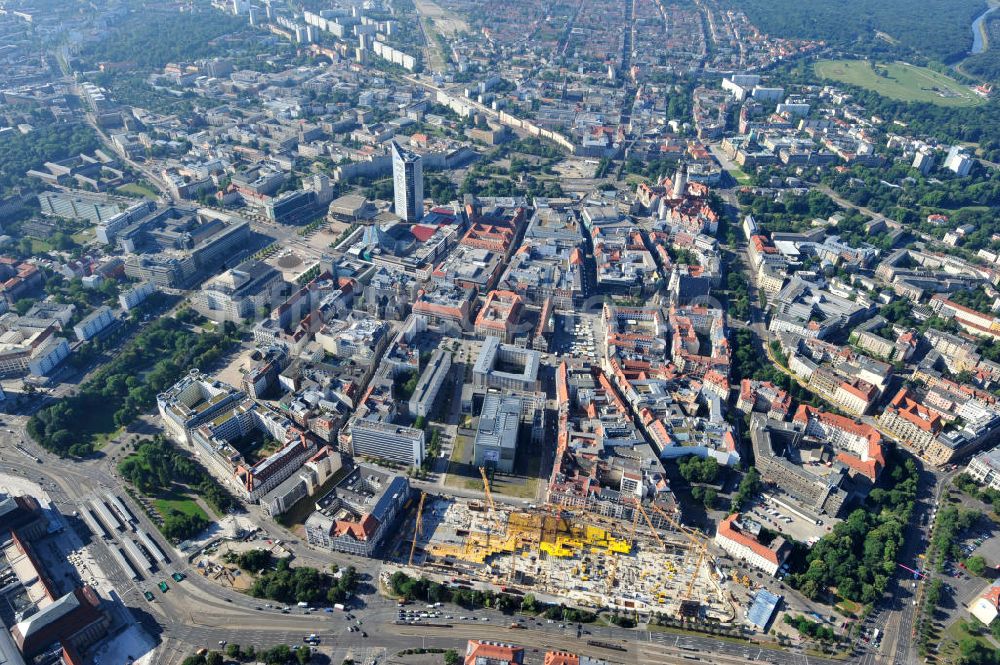 Leipzig von oben - Neubau des Shoppingcenters Höfe am Brühl am Richard-Wagner-Platz in Leipzig