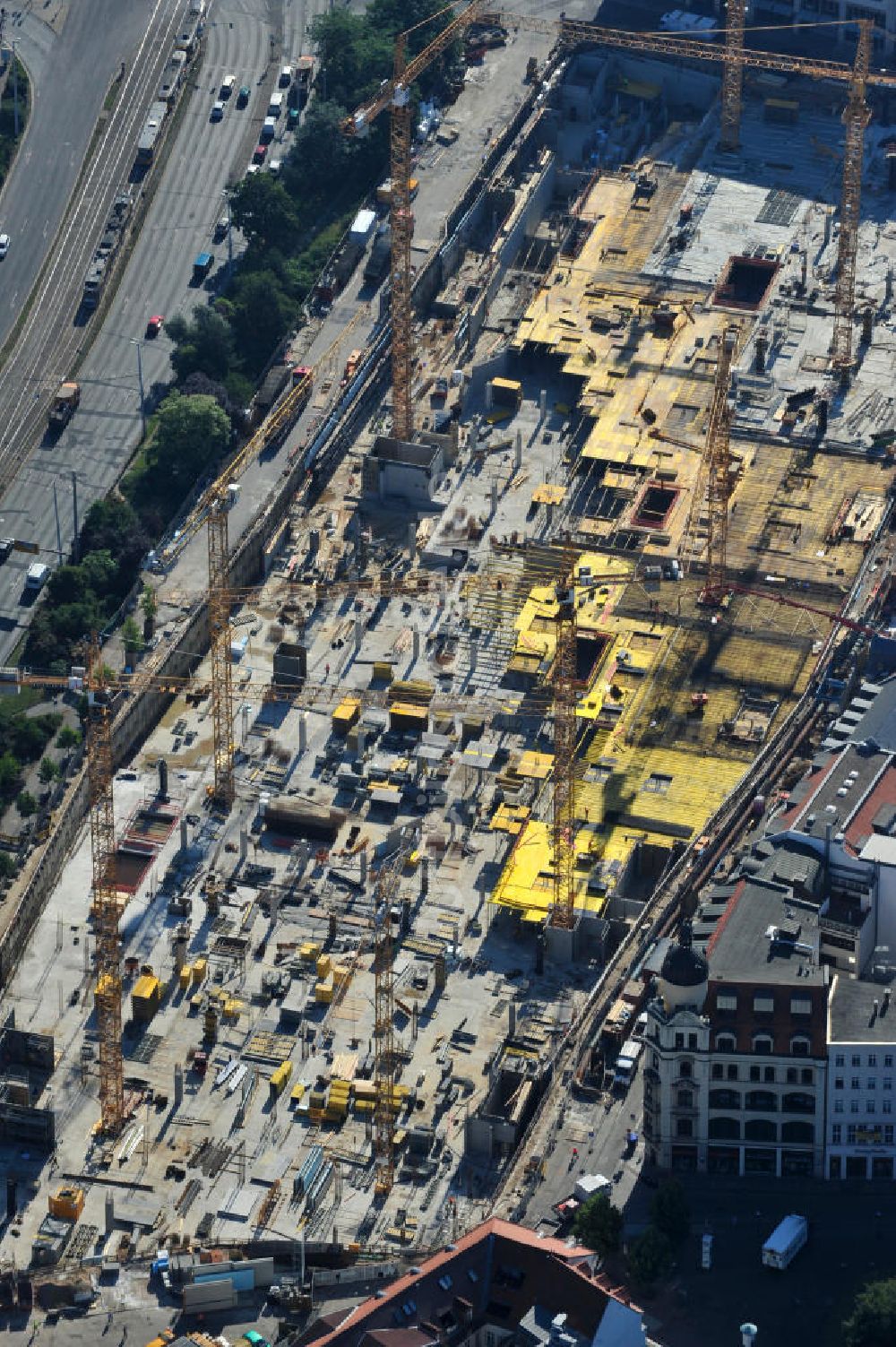 Luftbild Leipzig - Neubau des Shoppingcenters Höfe am Brühl am Richard-Wagner-Platz in Leipzig