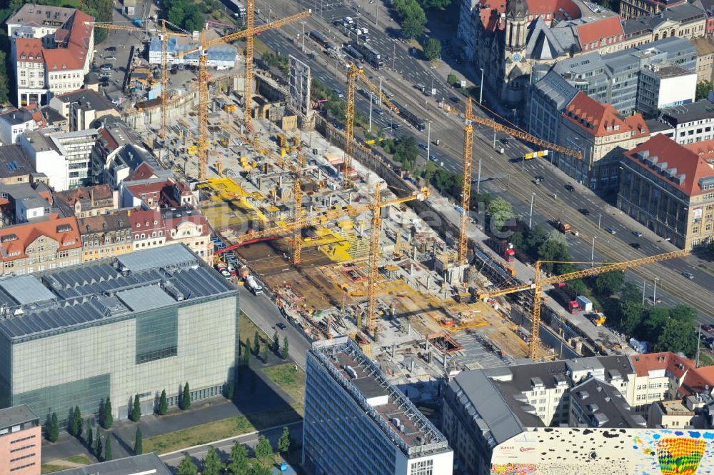 Leipzig von oben - Neubau des Shoppingcenters Höfe am Brühl am Richard-Wagner-Platz in Leipzig