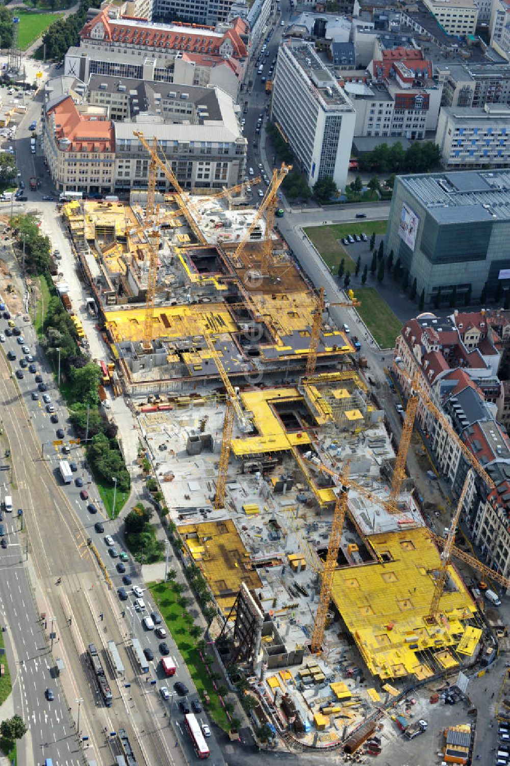 Luftbild Leipzig - Neubau des Shoppingcenters Höfe am Brühl am Richard-Wagner-Platz in Leipzig