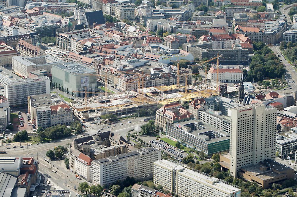 Leipzig aus der Vogelperspektive: Neubau des Shoppingcenters Höfe am Brühl am Richard-Wagner-Platz in Leipzig