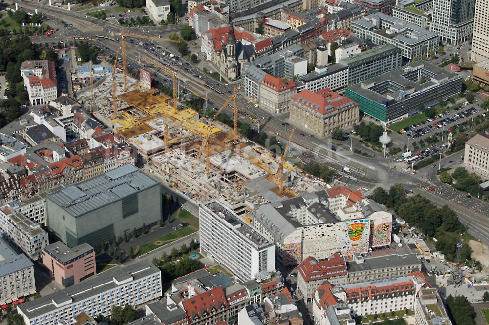 Leipzig von oben - Neubau des Shoppingcenters Höfe am Brühl am Richard-Wagner-Platz in Leipzig