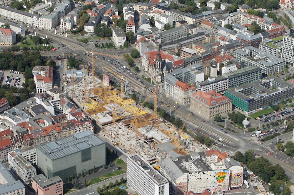 Leipzig aus der Vogelperspektive: Neubau des Shoppingcenters Höfe am Brühl am Richard-Wagner-Platz in Leipzig