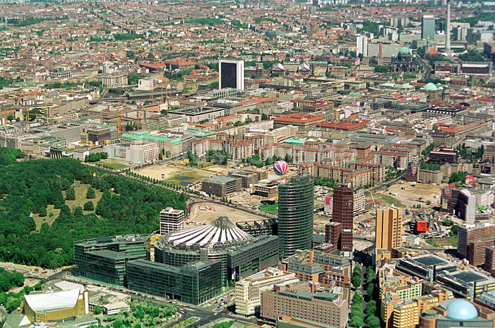 Berlin Mitte aus der Vogelperspektive: Neubau des Sony - Center am Potsdamer Platz in Berlin-Mitte