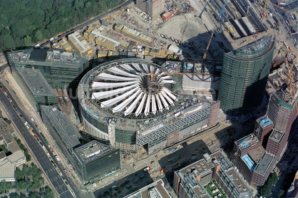 Berlin von oben - Neubau des Sony - Center am Potsdamer Platz in Berlin-Mitte